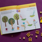 Монтессорі: світ досягнень. Моя перша книга з фантастичними наліпками. У саду