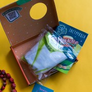 Подарунок власноруч. Лялька – м'яка іграшка. Намисто для матусі